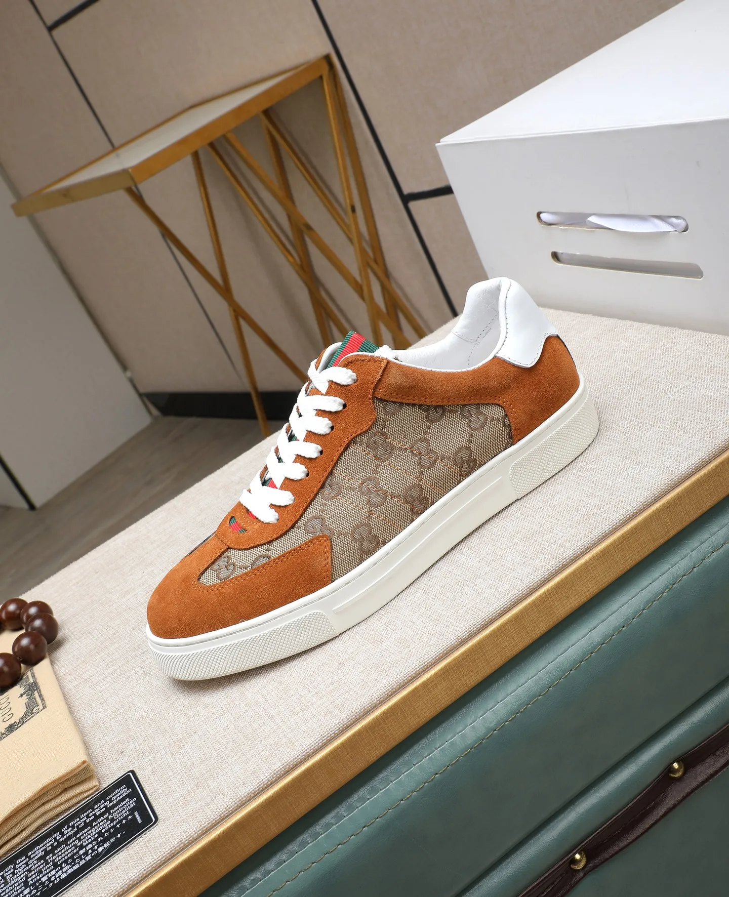 Men's shoes 💰400 GUCCI🔍🔍The latest models are on sale at the same time at the counter. Original calfskin imported from Italy, genuine leather lining, (high-end, extravagant, and classy) with exquisite workmanship. Soles: Original soles specially provided by the original factory. ⚠Exclusive double-layer movable molded soles are super comfortable⚠. Photos of the real thing🎬The real thing is better🔍🔍"High quality·Follow the order" Code number 38-44